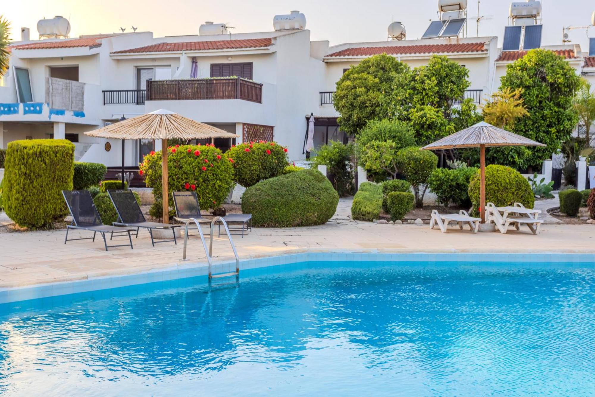 Appartement Taheli's Modern Townhouse With A Pool
