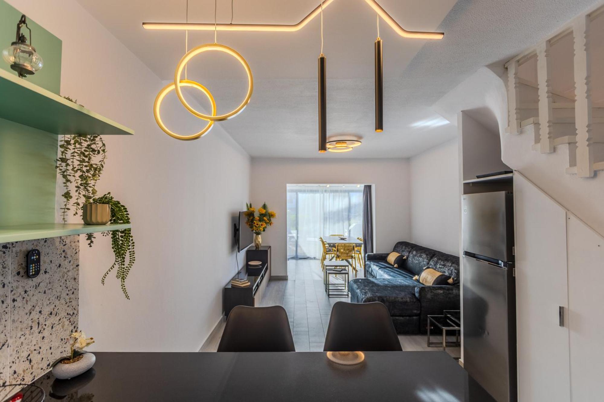 Appartement Taheli's Modern Townhouse With A Pool *